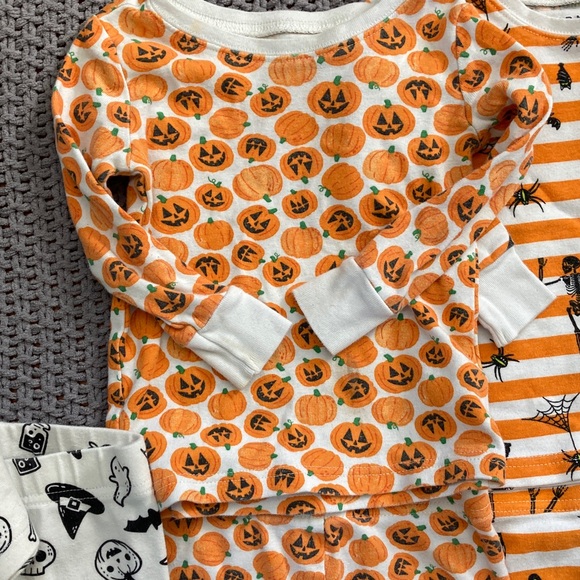 Toddler Halloween pajamas bundle - Picture 5 of 6